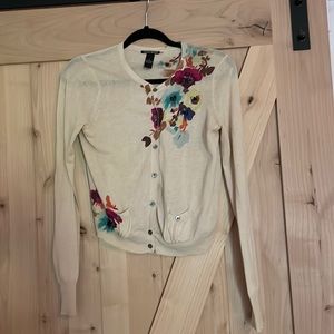 Vintage Lucky Brand sweater cream w/floral detail